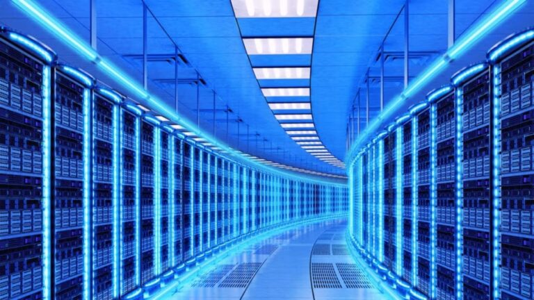 Energía renovable en centros de datos vinculada a plantas solares y almacenamiento