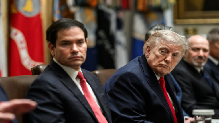 Trump defiende los centros de datos en Estados Unidos ante el creciente rechazo ciudadano