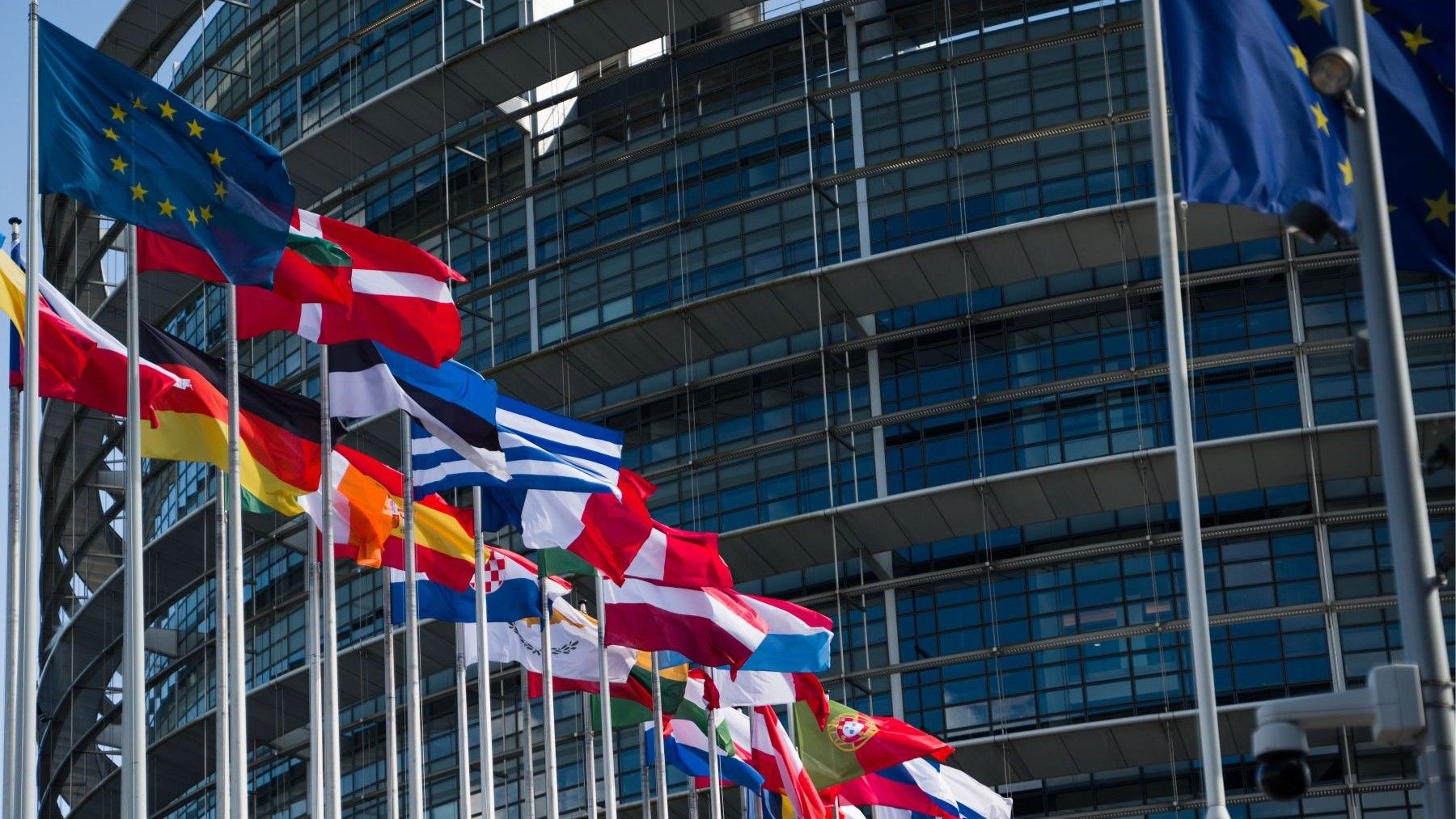 Eurodiputados reunidos en el Parlamento Europeo durante el debate sobre combustibles fósiles y la COP31