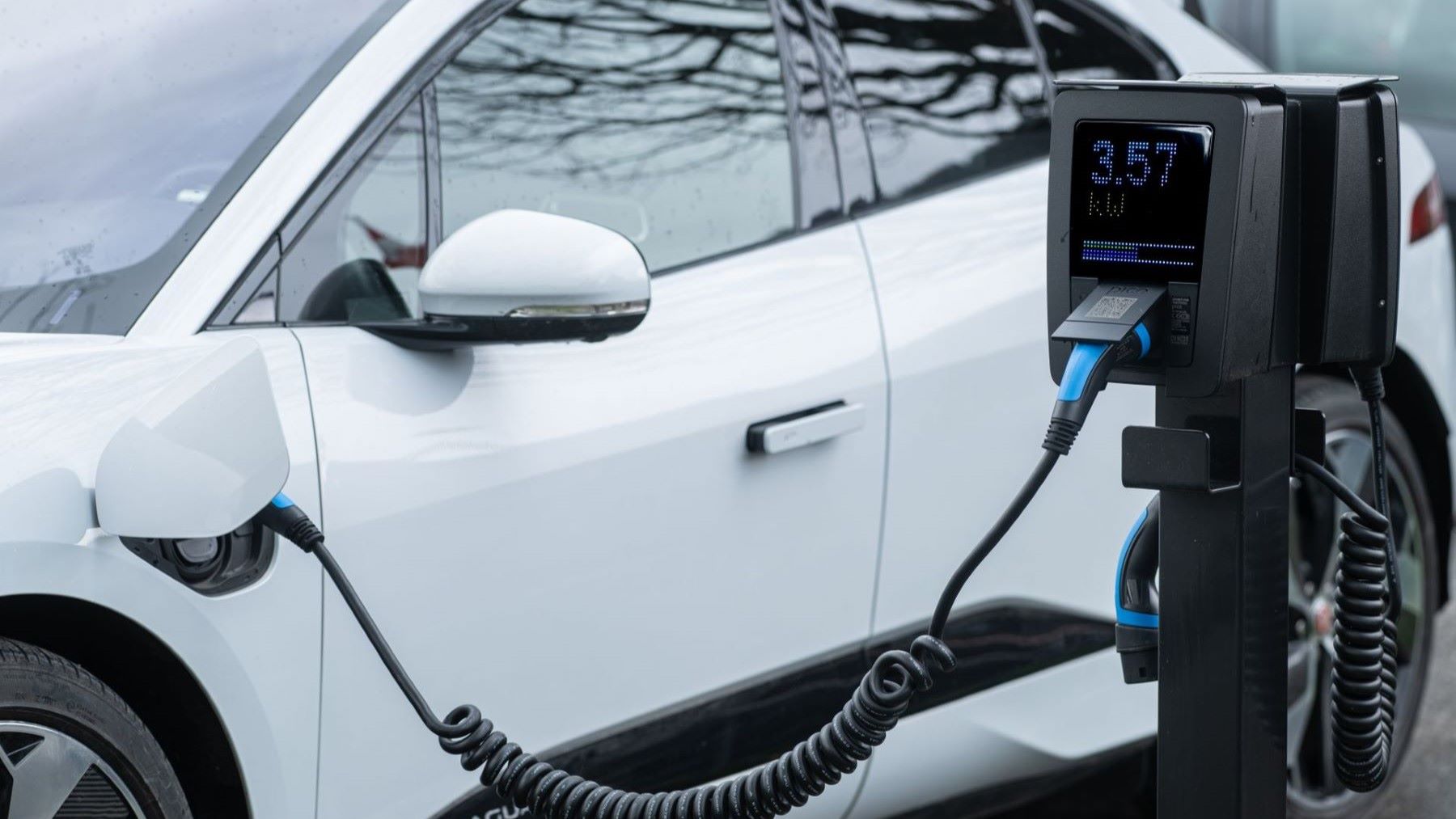 Centro de reparación de Powerdot en Oporto para componentes de cargadores de vehículos eléctricos