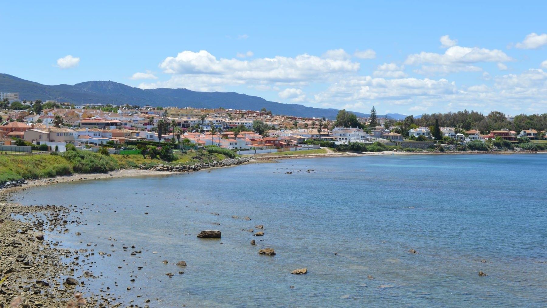 Paisaje del litoral español para ilustrar la protección de mares y costas