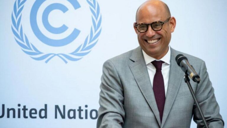 Simon Stiell, secretario ejecutivo de ONU Cambio Climático, durante una intervención pública