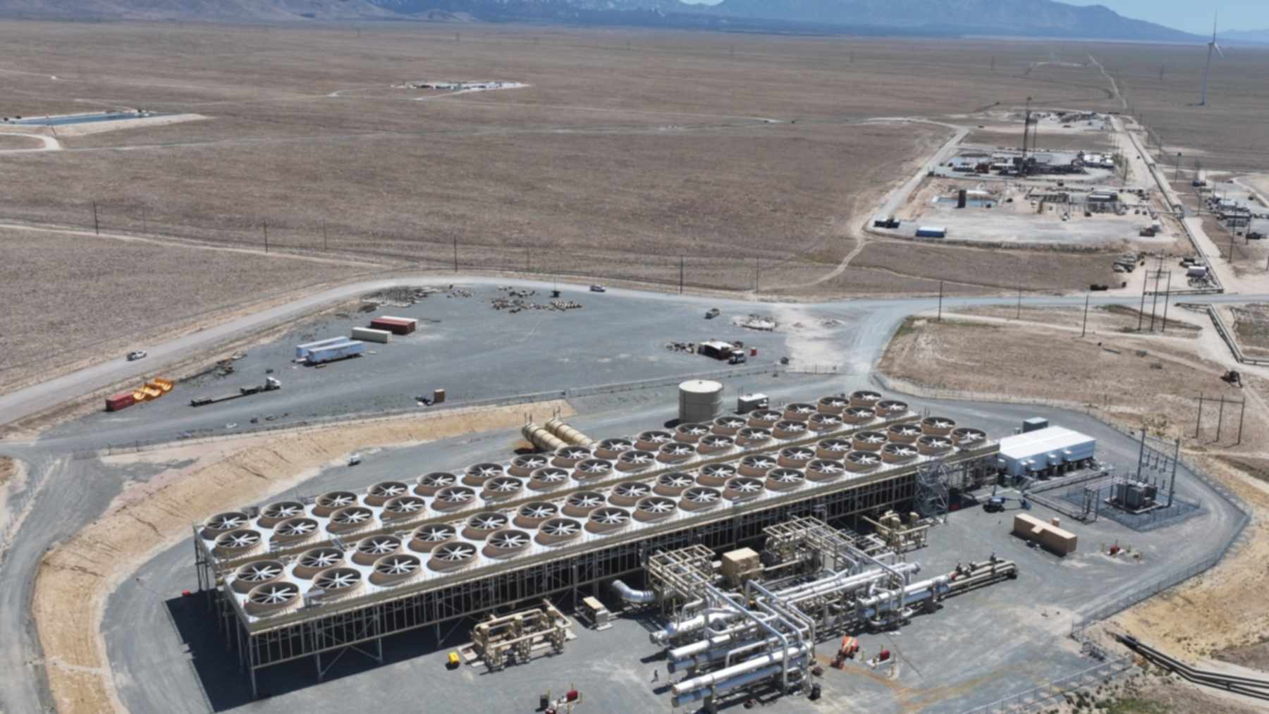 Vista aérea de Cape Station, la central de geotermia mejorada de Fervo Energy en Utah