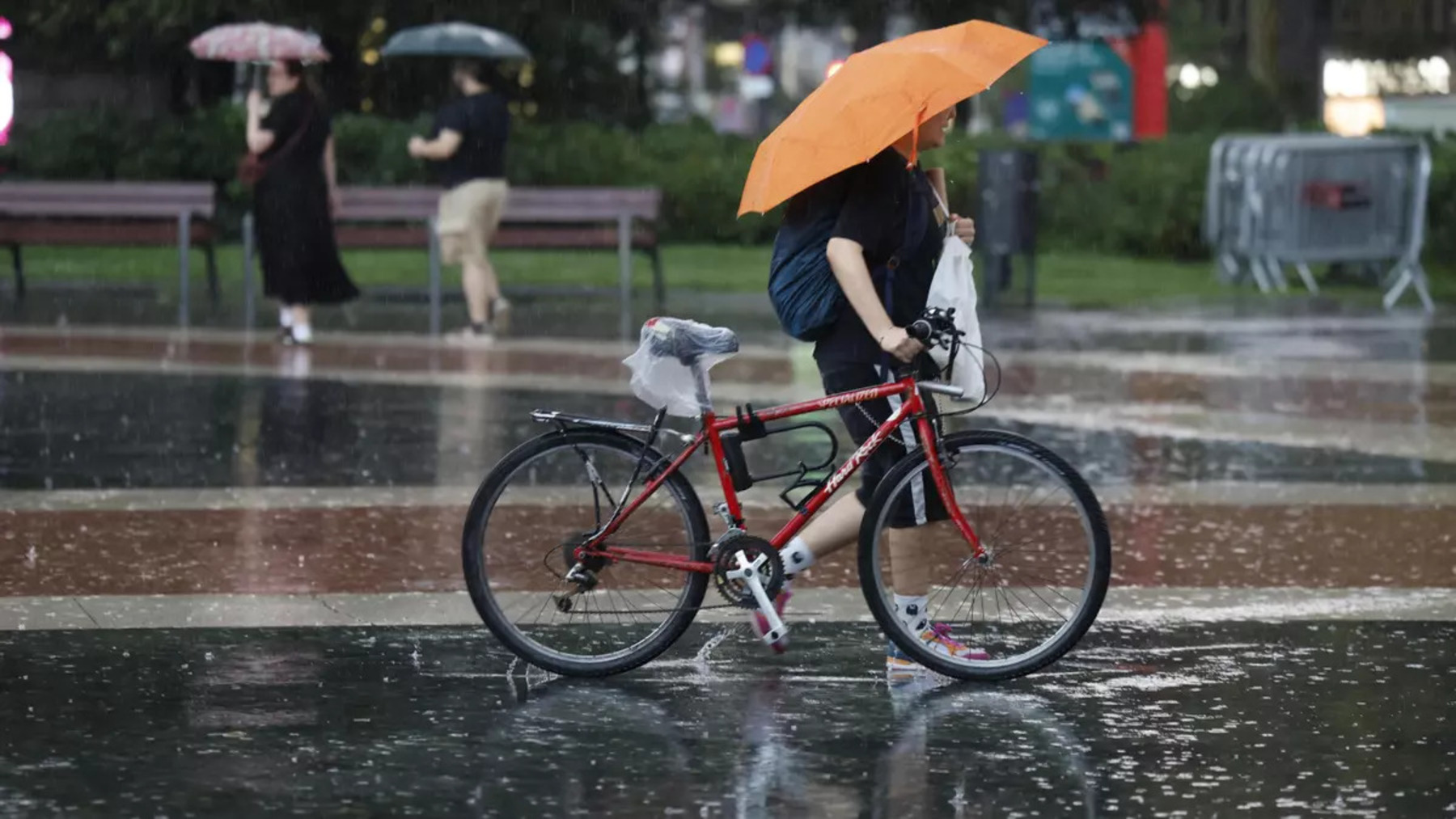 El tiempo hoy jueves 1 de octubre en España se mantienen las lluvias, que serán intensas en el litoral valenciano