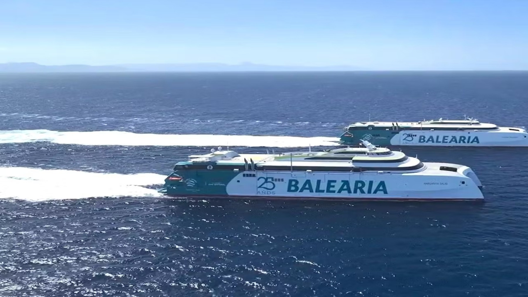 Ferry eléctrico de Baleària en los astilleros Armón de Gijón para la ruta Tarifa-Tánger.