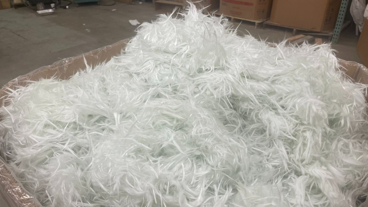 Fibra de vidrio reciclada a partir de palas eólicas por Carbon Rivers en Tennessee