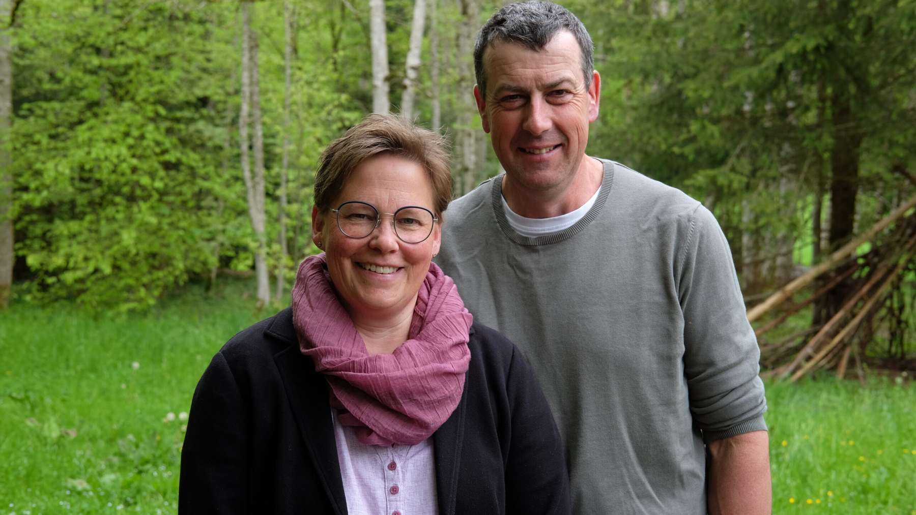 Gabi y Beat Schürch, los granjeros de Bütikofen (Berna) que llevan diez años con una planta de biogás alimentada con purín