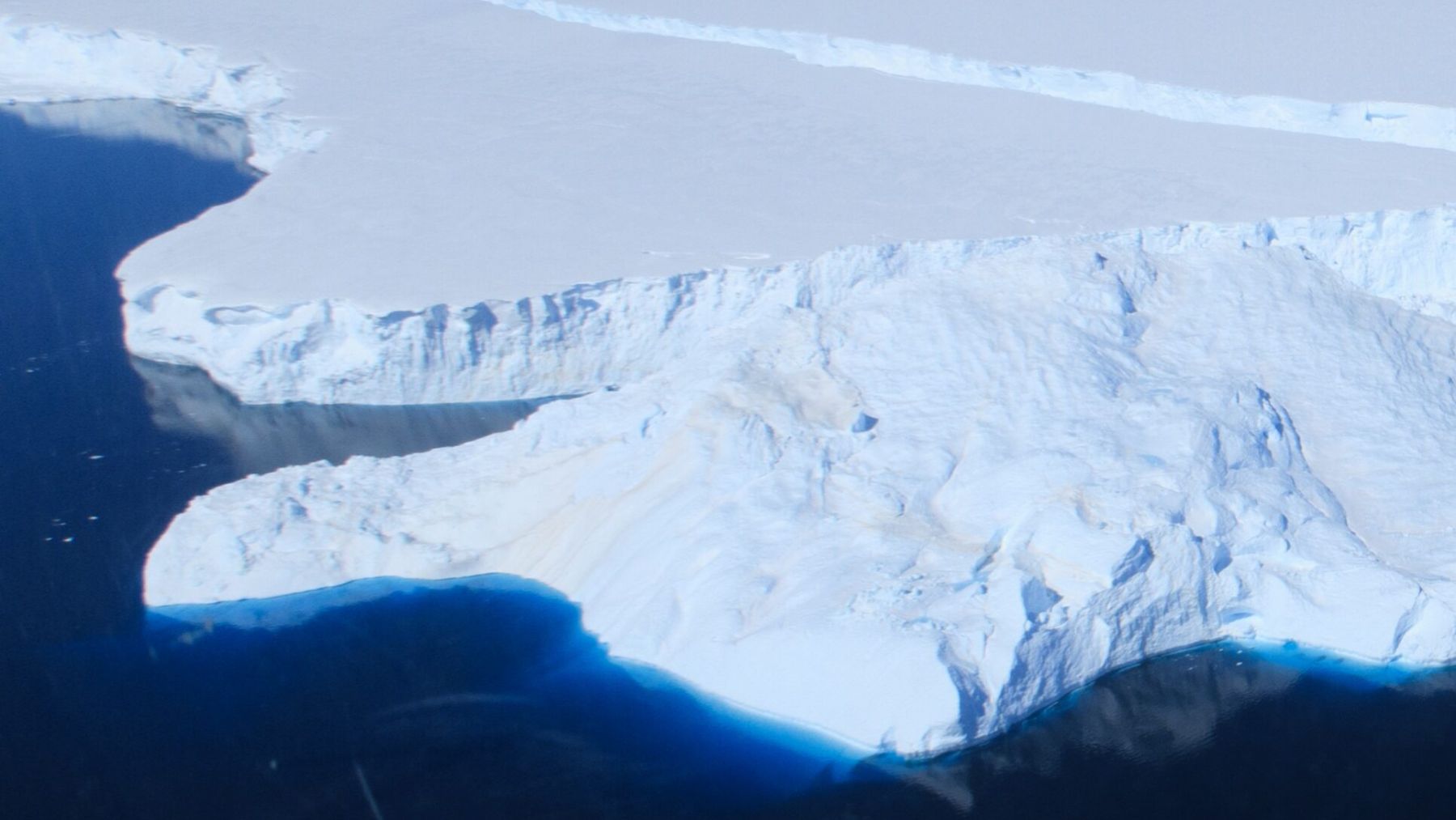 Vista aérea de la plataforma de hielo Totten, en la Antártida oriental