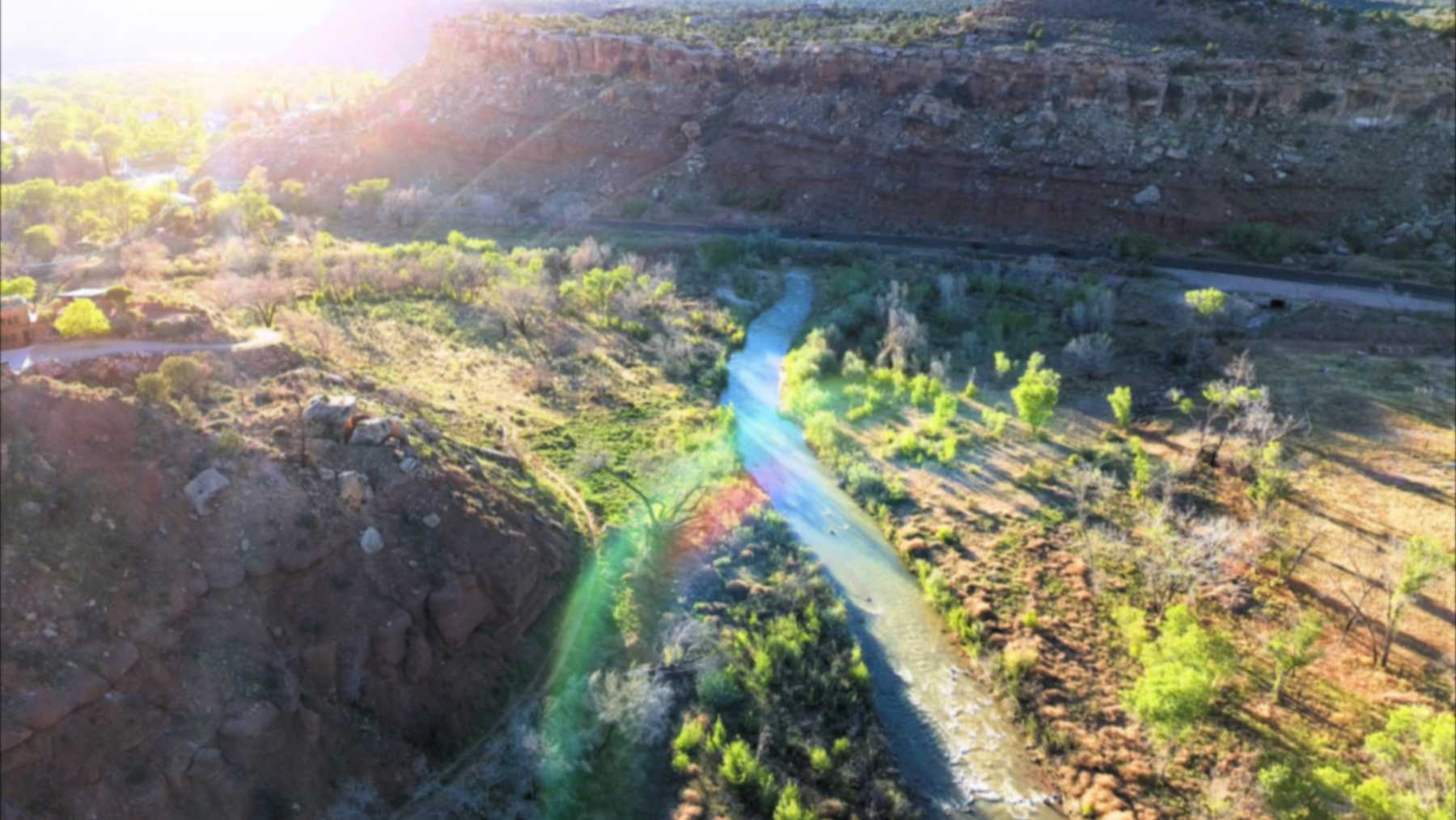 Vista aérea del río Virgin a su paso por Rockville, junto al Parque Nacional Zion, en Utah