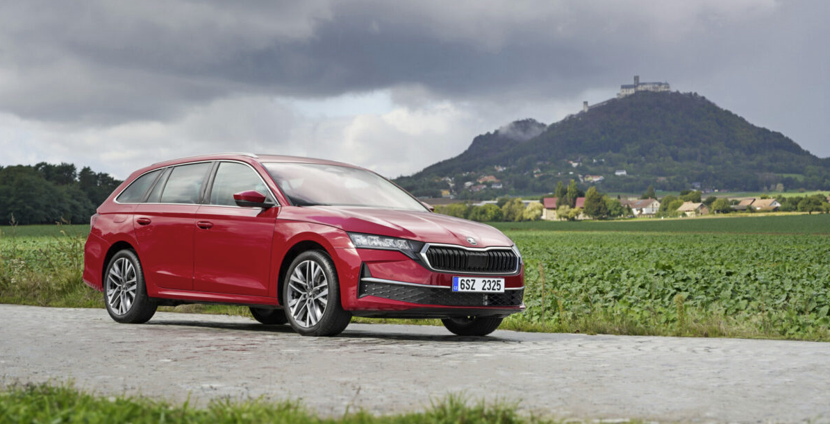 Škoda Octavia full hybrid con motorización híbrida sin recarga externa